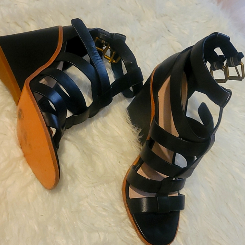 Very cute black strappy sandals, worn once